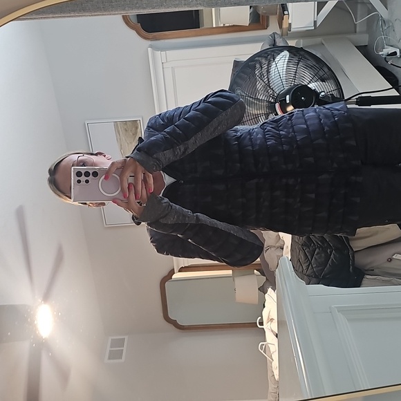 Lululemon Puffer Jacket, 10 - Picture 9 of 12